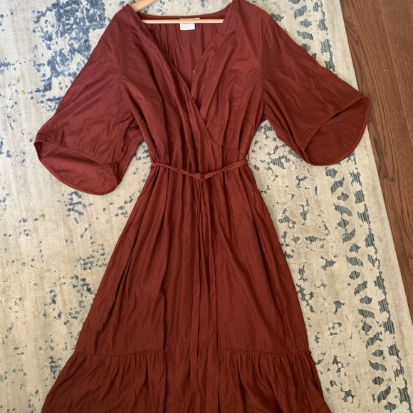 Junarose Midi Dress 🌹 - Picture 6 of 14